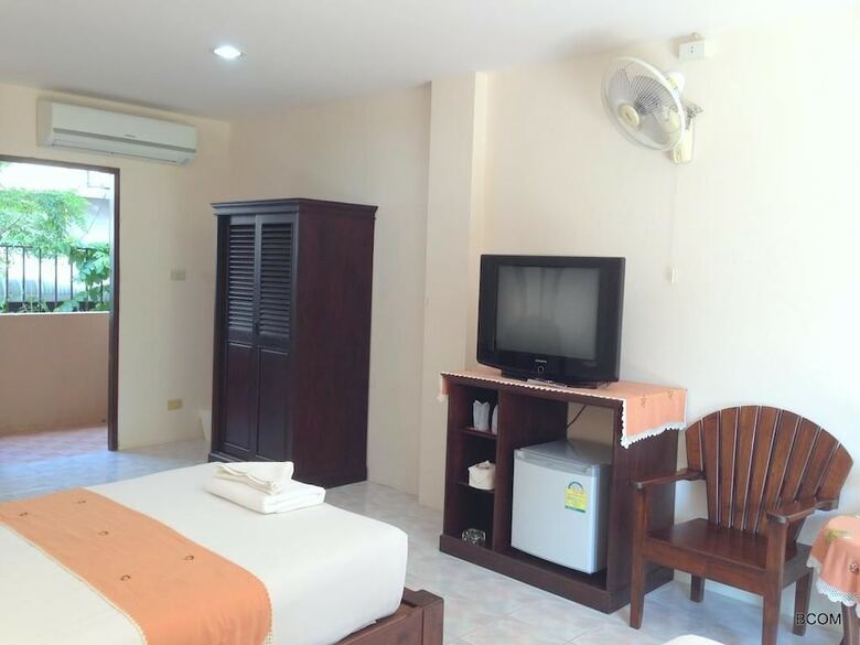 Panupong Hotel