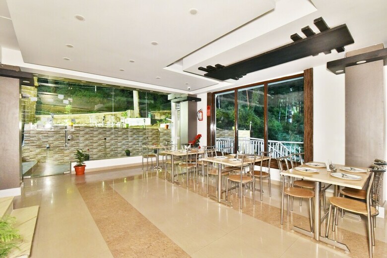 Hotel The Oak Valley