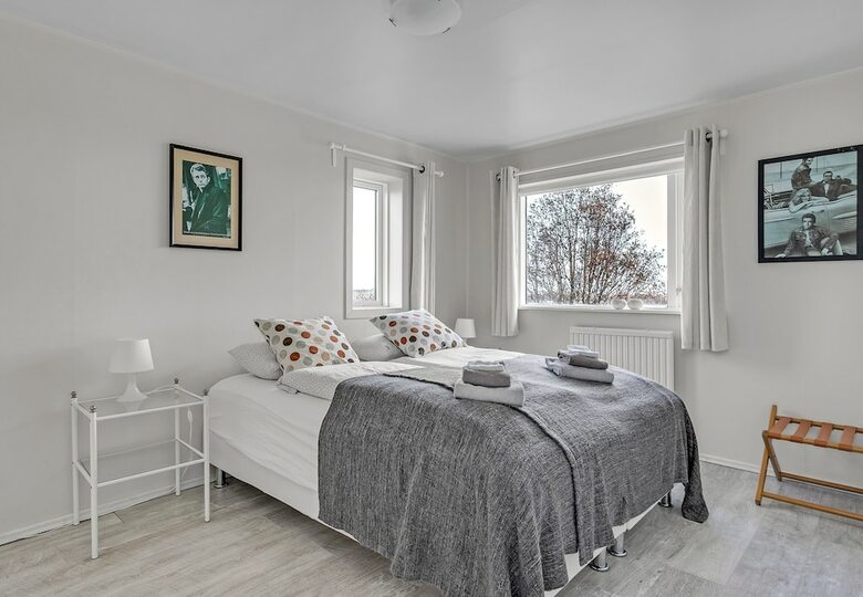 Hotel Vatnsholt - Guest House