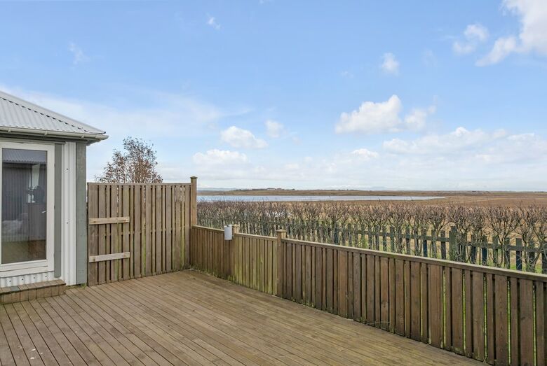 Hotel Vatnsholt - Guest House