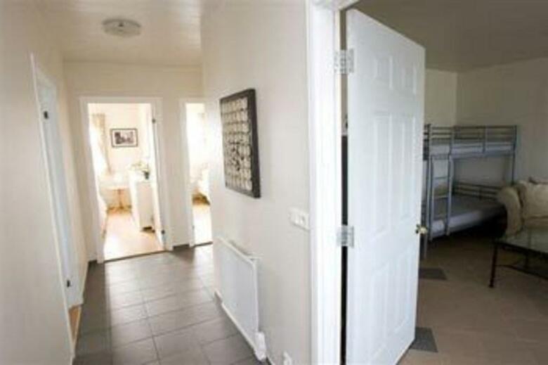 Hotel Vatnsholt - Guest House
