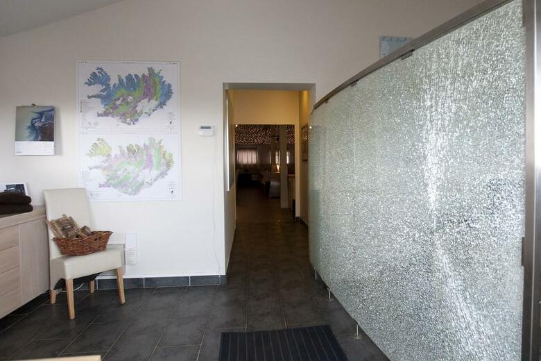 Hotel Vatnsholt - Guest House
