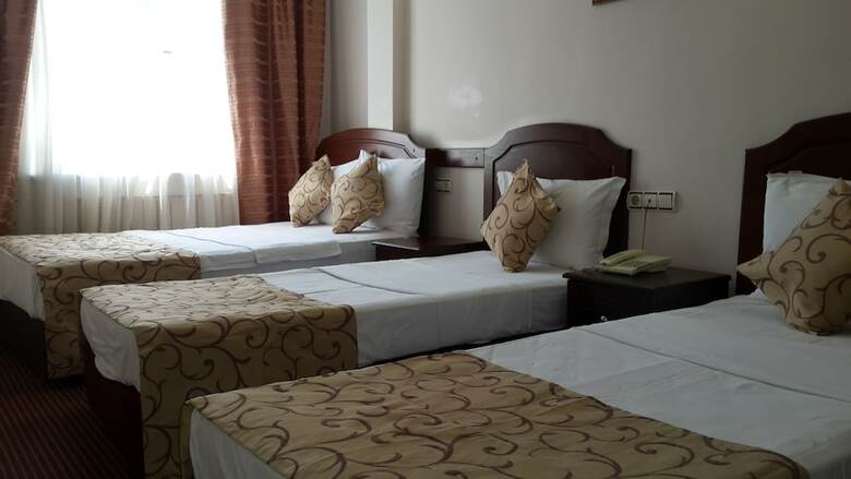 Lal Hotel