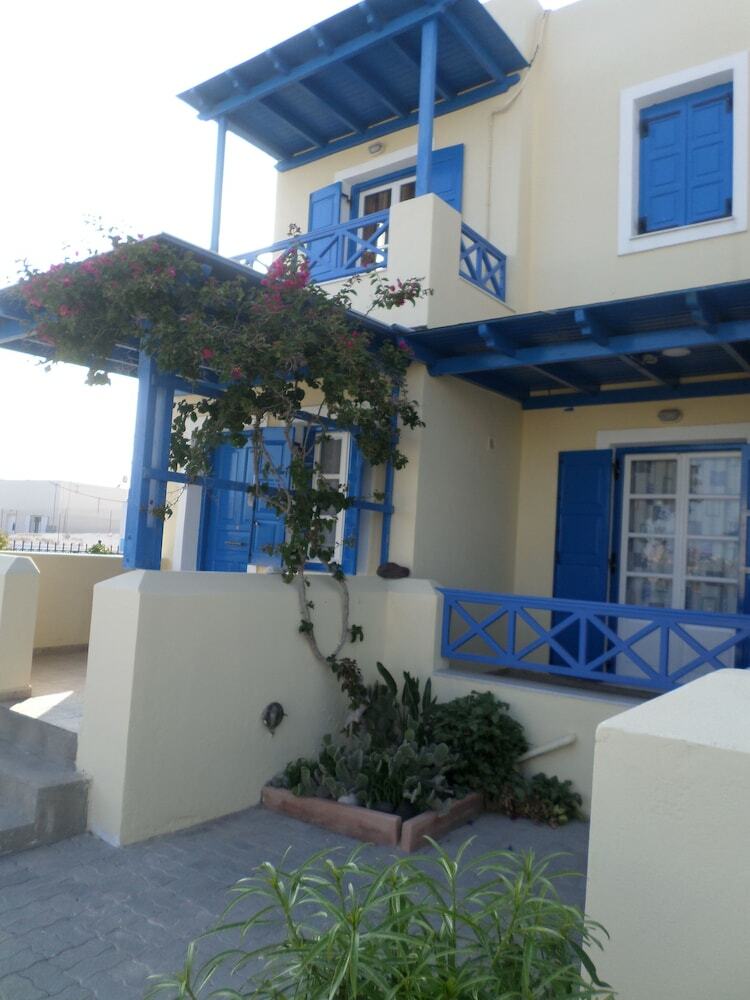 Santorious Apartments