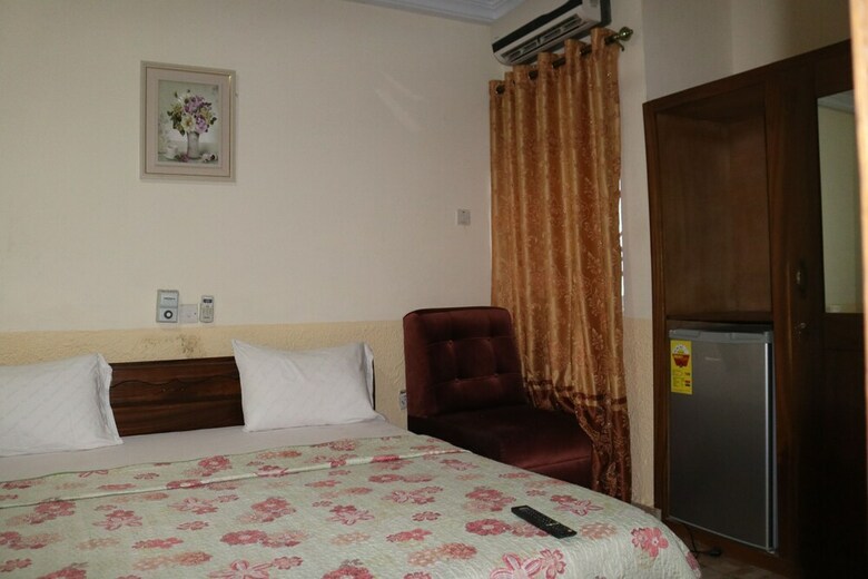 Rhogem Hotel