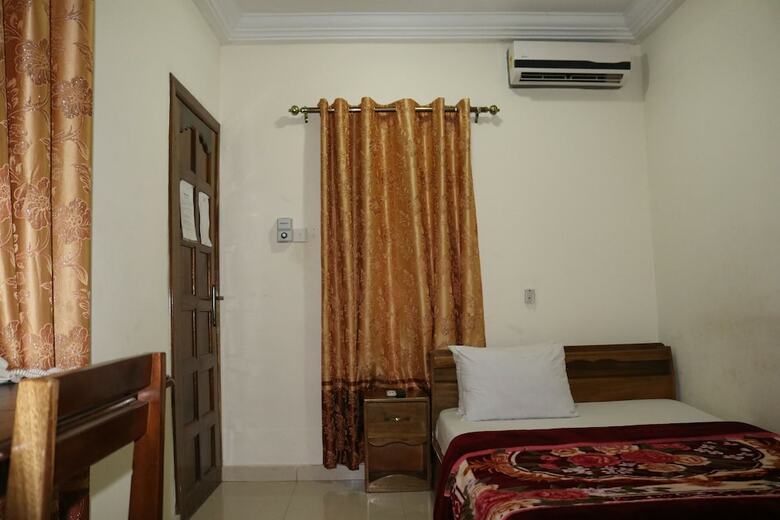 Rhogem Hotel