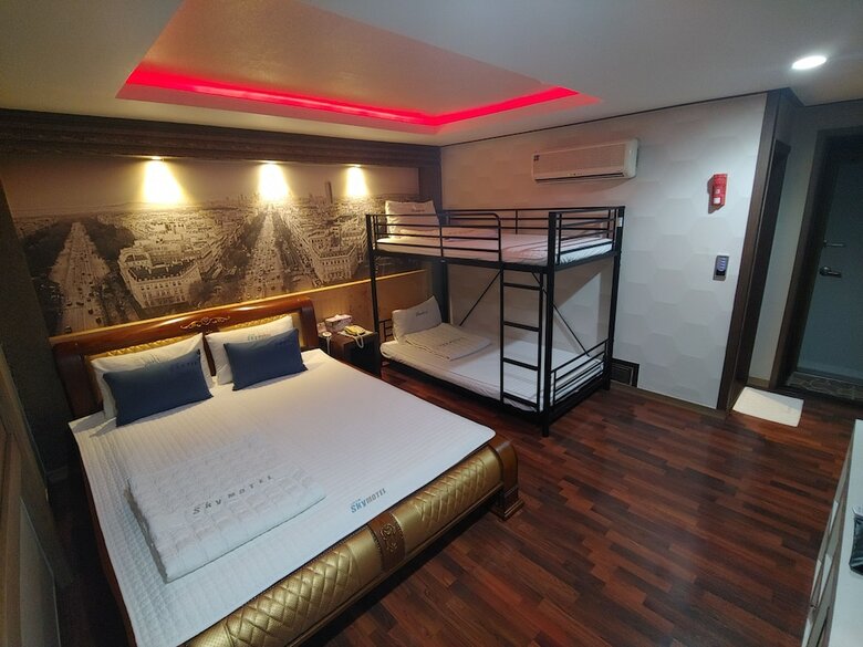 Hotel Sky