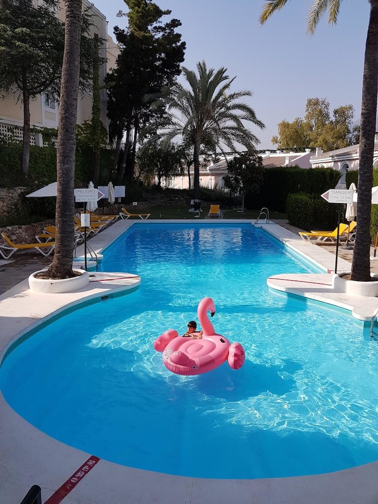 Apartamentos Spacious Neuva Andalucia 2 Bed Apt