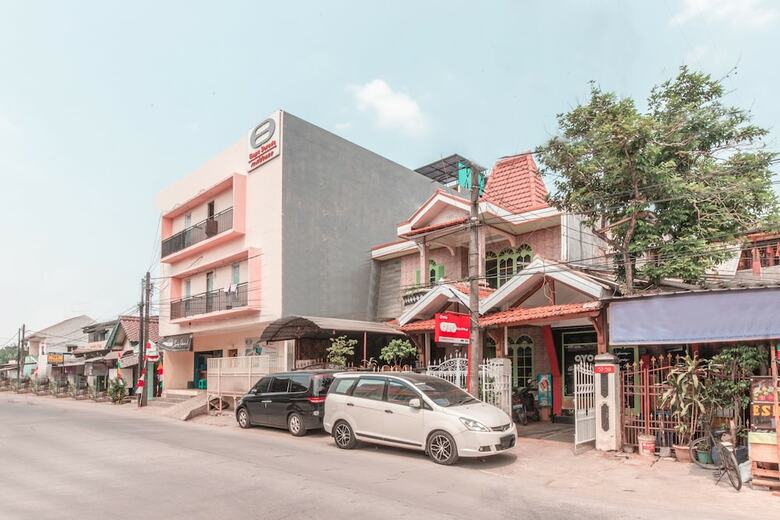 Hostal Oyo 1319 Griya Si Doel