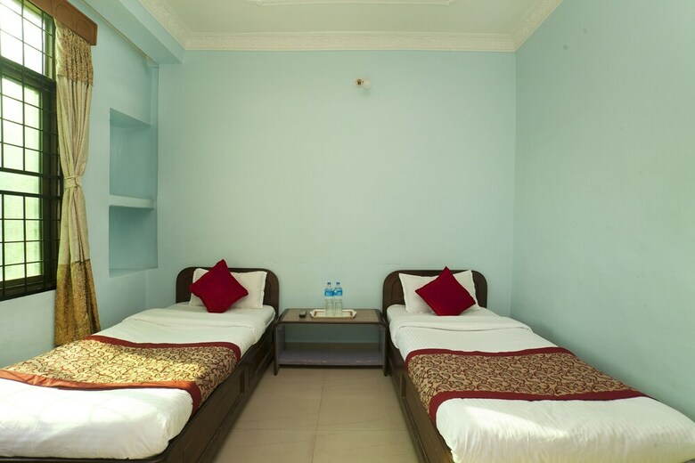 Spot On 544 Hotel Pradip International