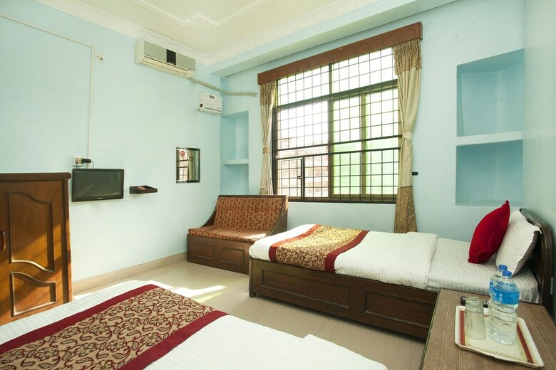 Spot On 544 Hotel Pradip International