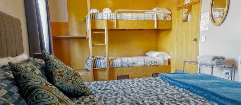 Hostal Zula Lodge And Backpackers