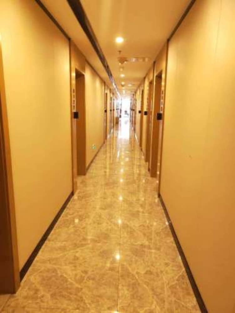Yimi Hotel Sport Academy Branch