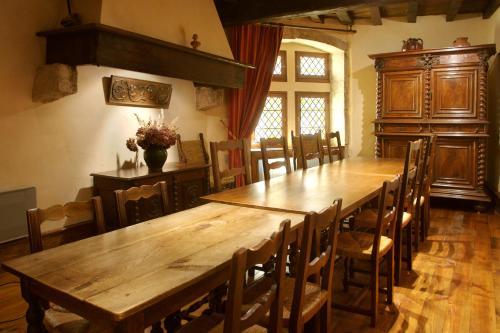 Hotel Hostellerie Du Vieux P�rouges