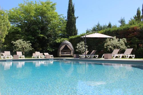 Hotel Logis Le Mas Du Colombier