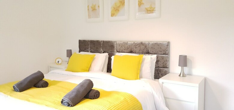 Elmwood Apartment