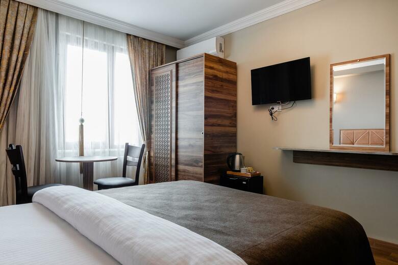 Madame Roza Hotel