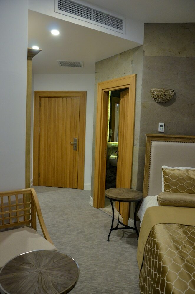 Shirvanshah Hotel
