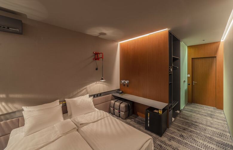 Design Hotel Road