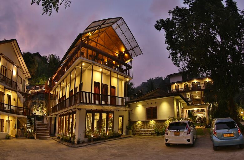 Hostal Sizzlers Hub