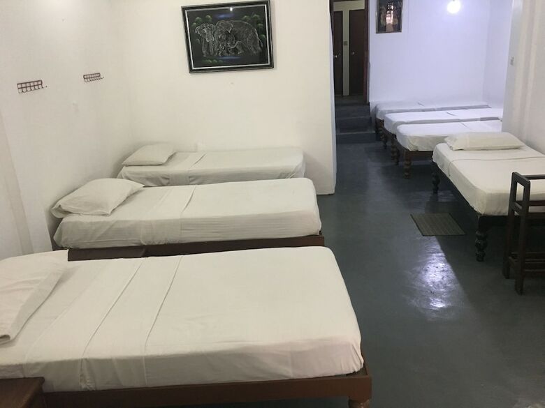 Hostal Sizzlers Hub