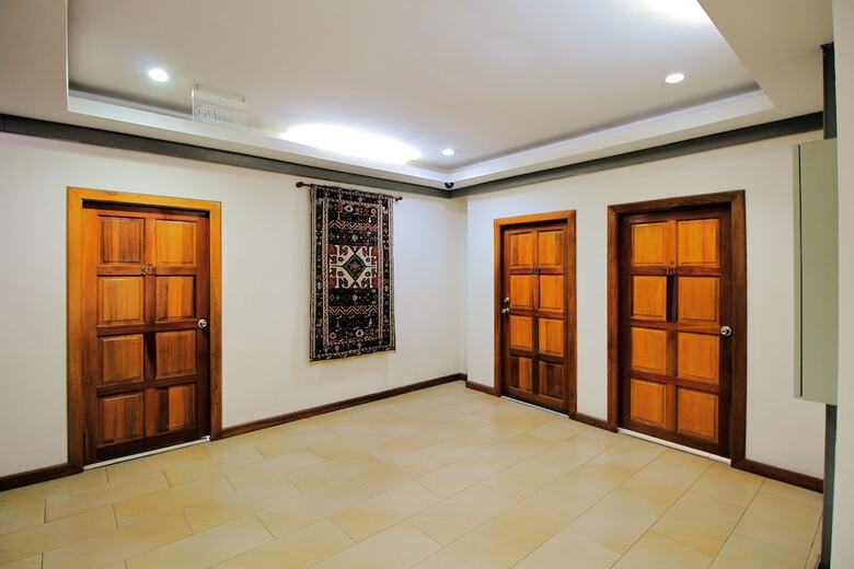 Hotel Oyo 254 Royal Pimand