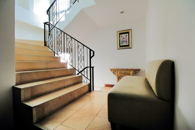 Hotel Oyo 254 Royal Pimand
