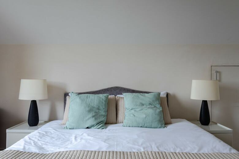 Bright 2br Home In Wimbledon, 4 Guests!