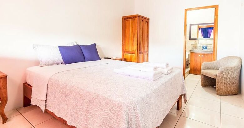 Hotel Hostal Tongo Reef