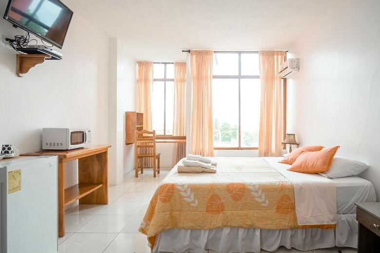 Hotel Hostal Tongo Reef