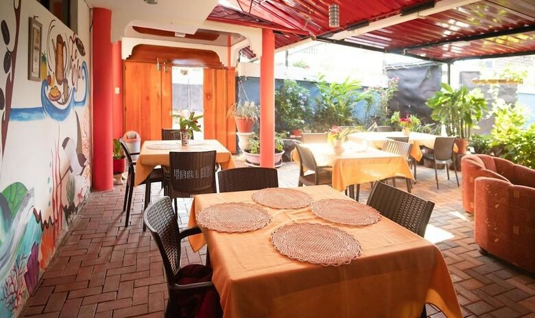Hotel Hostal Tongo Reef