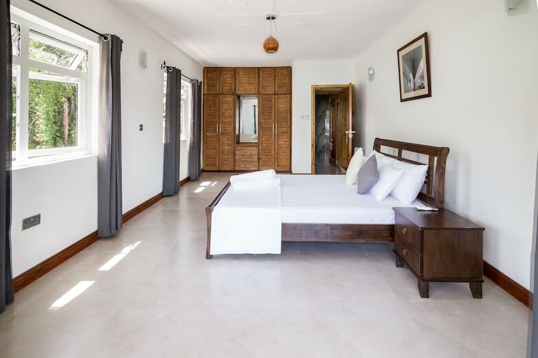 Apartamentos Flora's Self Catering