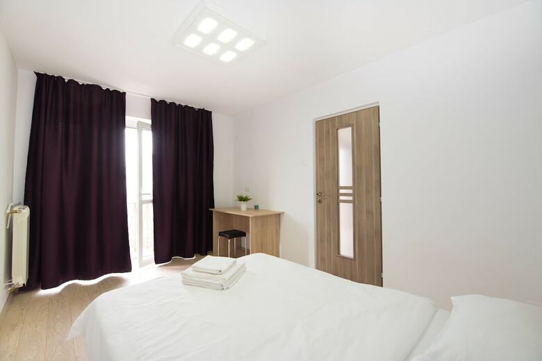 Apartment Balcescu Near Old Town