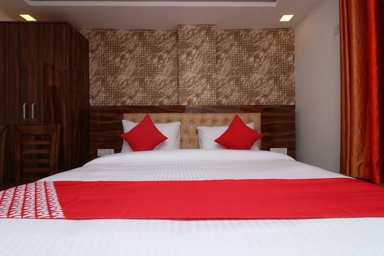 Hotel Oyo 29864 Pearl Inn