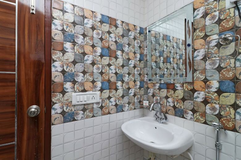 Hotel Oyo 29864 Pearl Inn