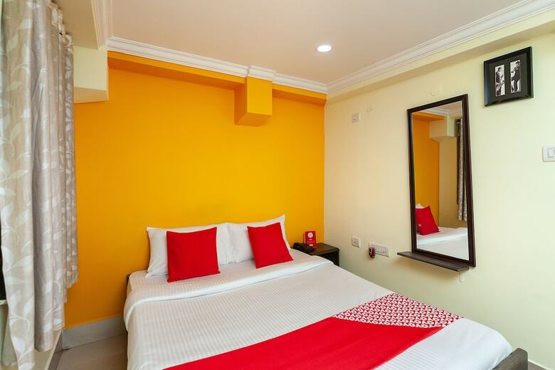 Oyo 29267 Hotel Akash Inn
