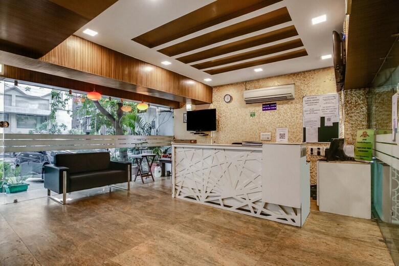 Hotel Capital O 36036 Royal Central