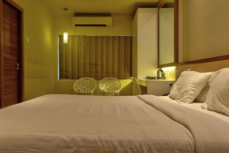 Hotel Collection O 39209 Cine City