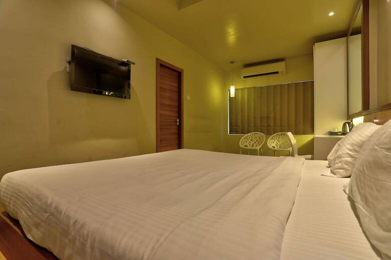 Hotel Collection O 39209 Cine City