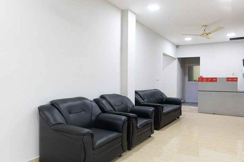 Hotel Oyo 39352 Nestle Inn