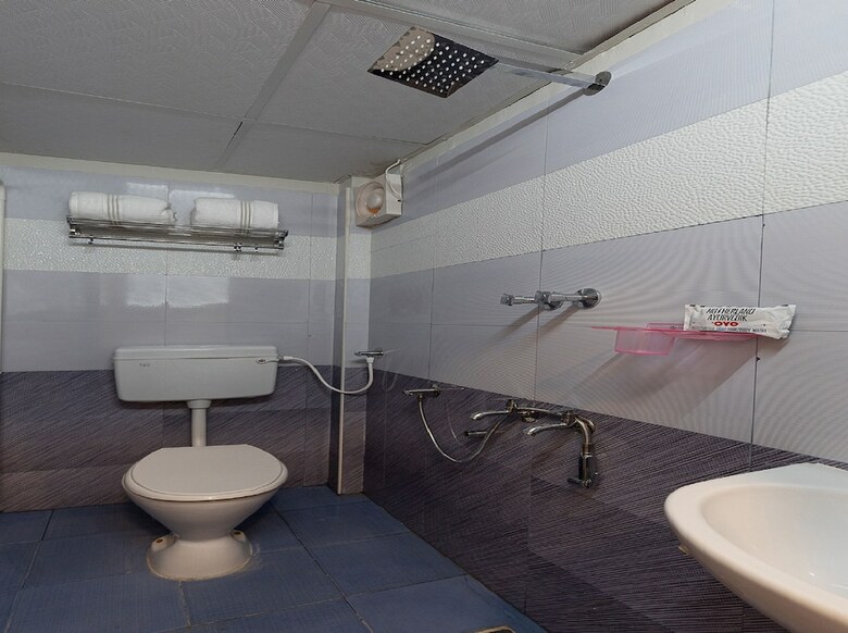 Hotel Oyo 39352 Nestle Inn