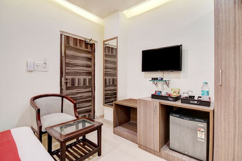 Hotel Collection O 30079 Indira Nagar