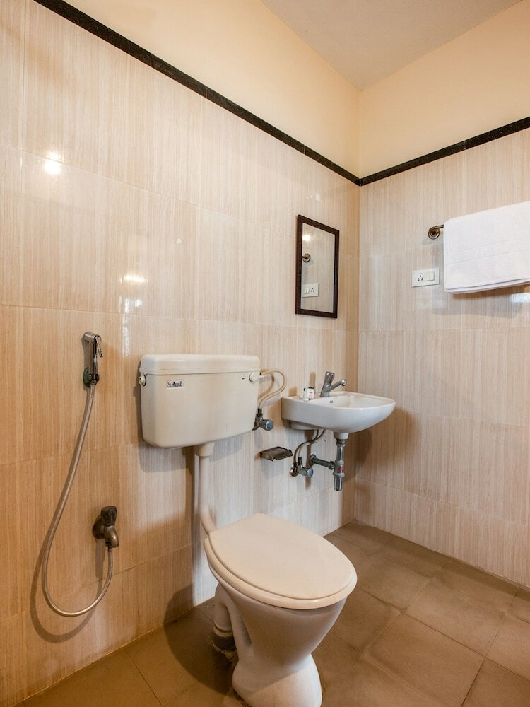 Hotel Oyo 39342 Beehive Inn