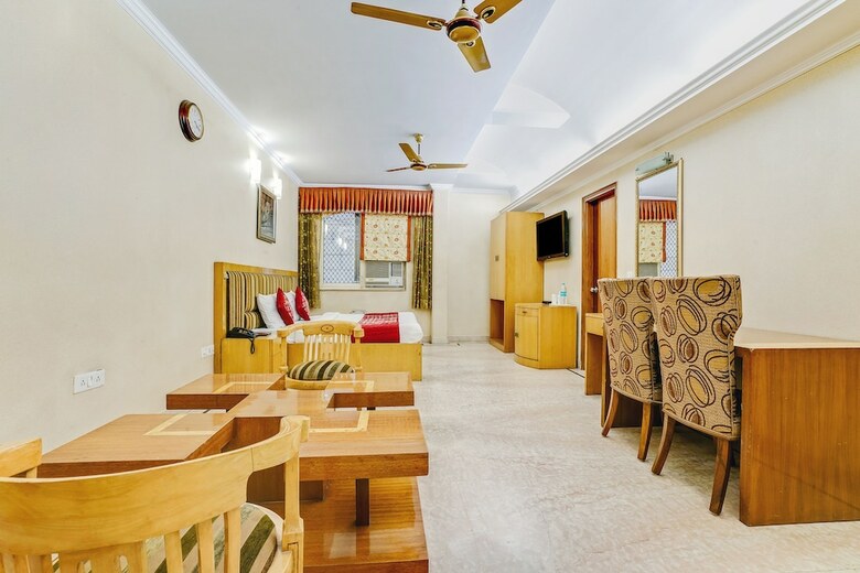 Capital O 41598 Hotel Singh Sahib