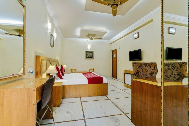 Capital O 41598 Hotel Singh Sahib