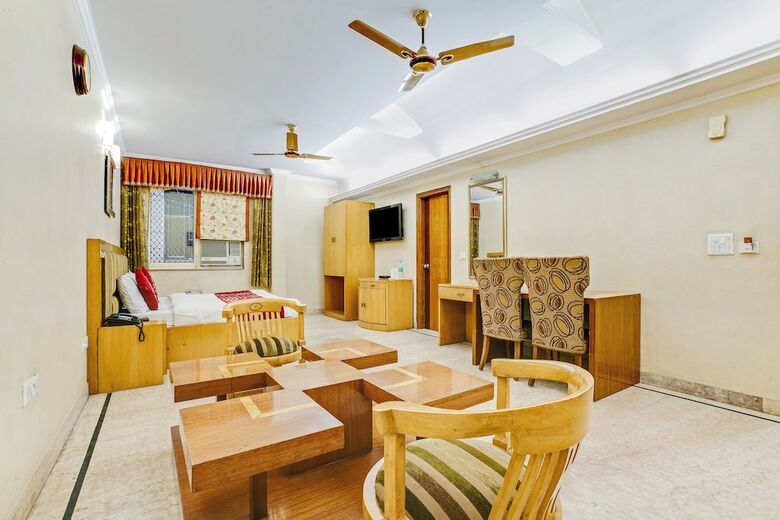 Capital O 41598 Hotel Singh Sahib