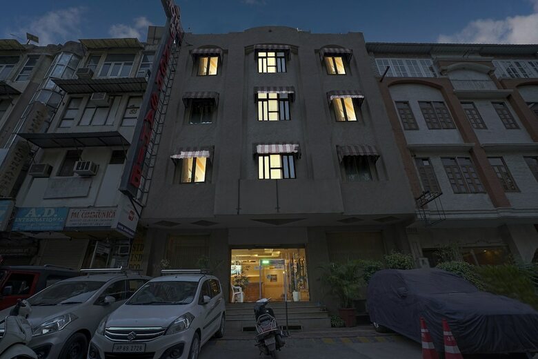 Capital O 41598 Hotel Singh Sahib