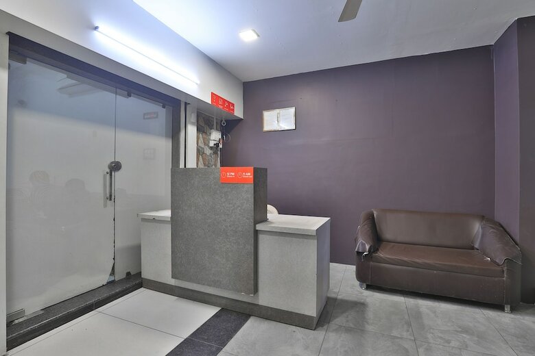 Oyo 28024 Hotel Royal Palace