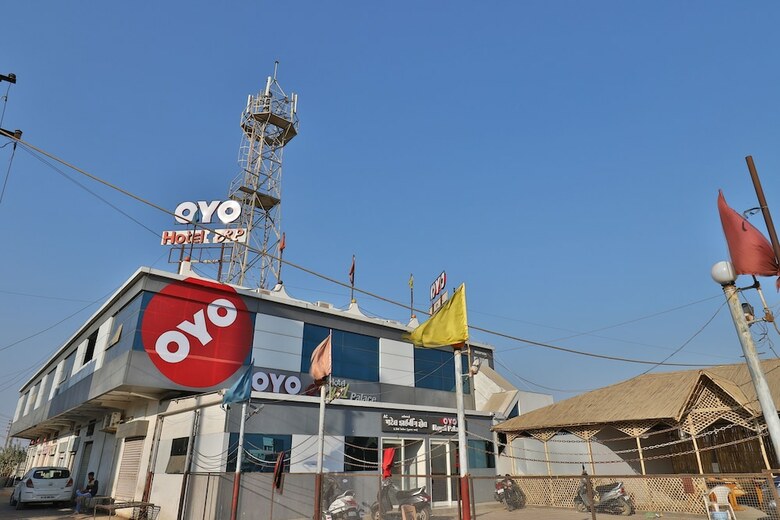 Oyo 28024 Hotel Royal Palace