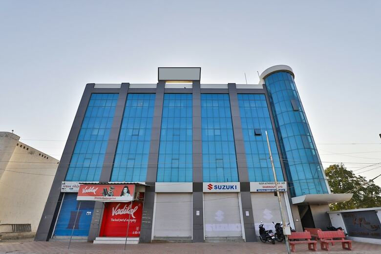 Hotel Oyo 30281 Krl Inn